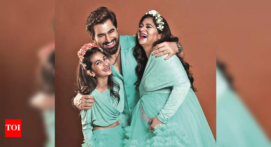 Jeet welcomes baby boy with wife Mohna | Bengali Movie News - The Times ...