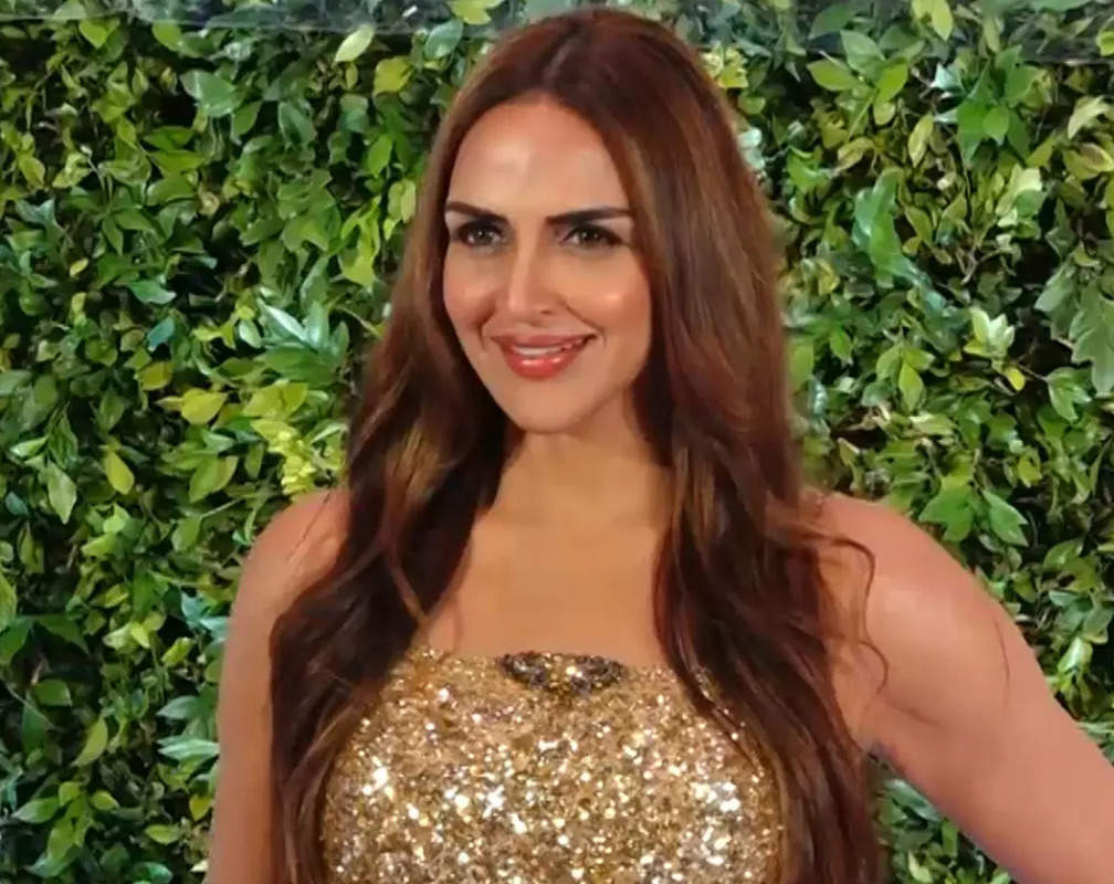 
Hema Malini's 75th birthday bash: Esha Deol turns heads in an embellished golden outfit
