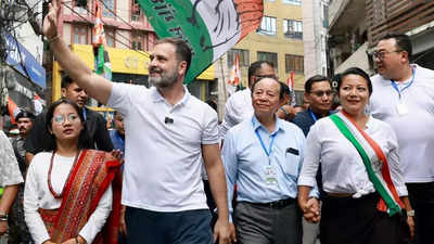 In poll-bound Mizoram, Rahul rakes up Manipur to attack Modi & BJP