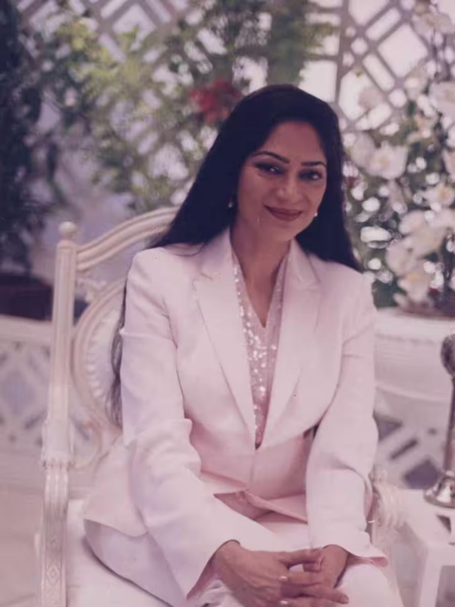 9 Pics That Prove Simi Garewal Is A Style Icon | Times Now