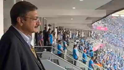 Zaka Ashraf back in Pakistan, discussing 'incidents' in India with senior board officials