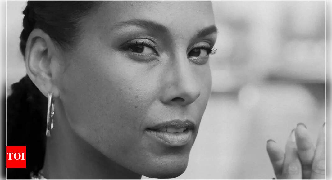 Paragliding Why did Alicia Keys' 'paragliding' post spark backlash