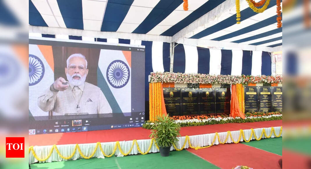 PM Narendra Modi inaugurates several projects at Vizag port ...