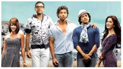 Did Farhan Akhtar just drop a hint on Zindagi Na Milegi Dobara sequel? Hrithik Roshan, Abhay Deol react to his post: see inside