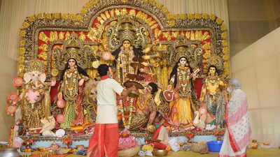 Morning Aarti performed at temples across country on third day of Navratri