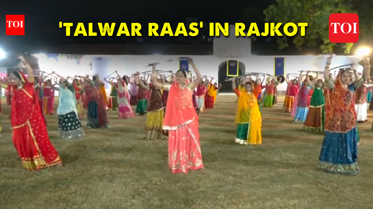 Navratri's 'Talwar Ras': Women in Rajkot embrace tradition with swords