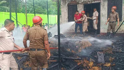 Puja Pandal catches fire in Agartala, no casualties reported