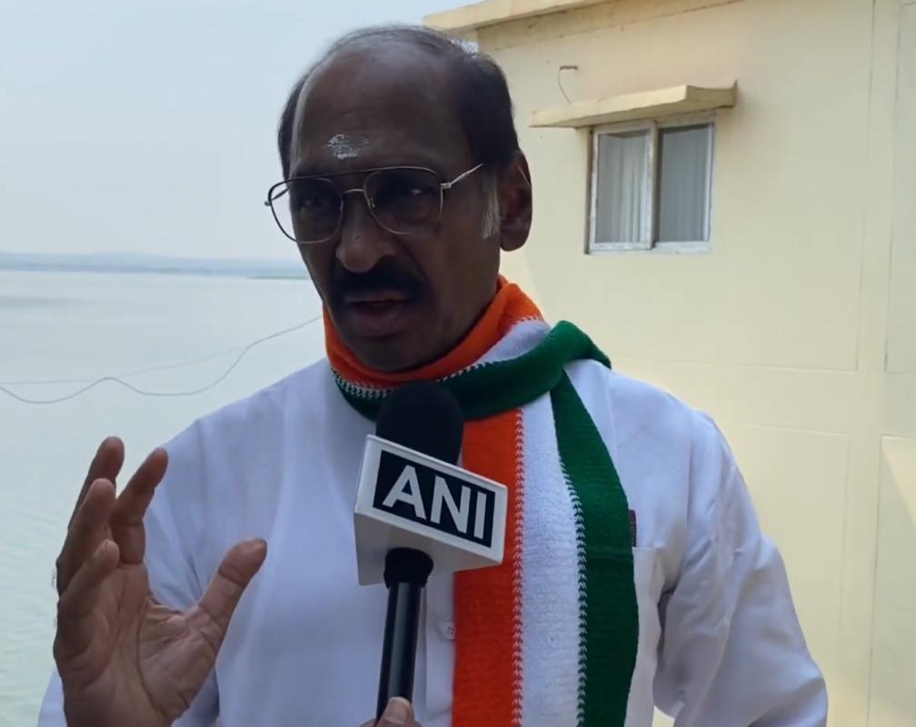 
AICC leader Manikrao Thakre over K Kavitha’s ‘Election Gandhi’ statement: “K Kavitha and her party scared”
