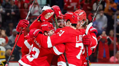 Pittsburgh Penguins strike early but Detroit Red Wings roar back for 6-3 win