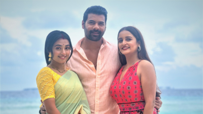 Vacation at work: Shabir Ahluwalia and Neeharika Roy rejoice in Maldives as they shoot for their show!
