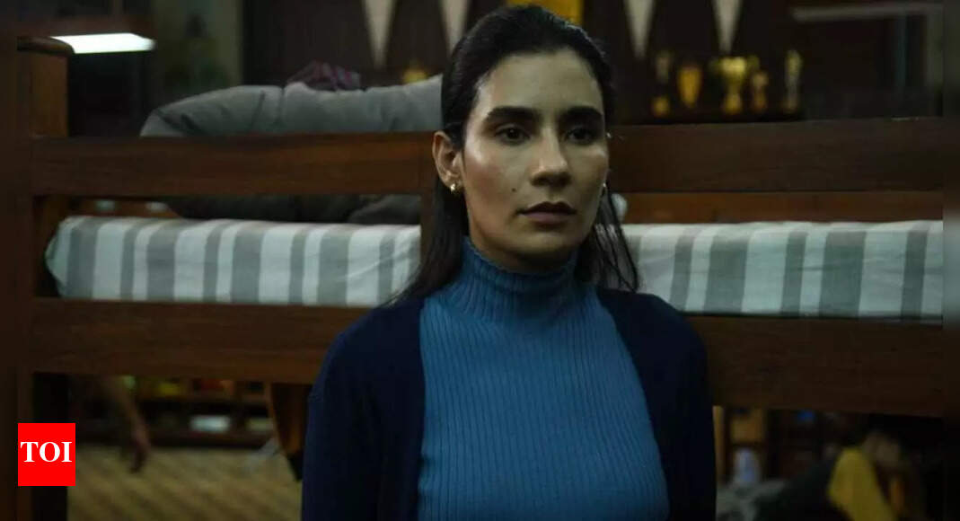 Geetika plays a food delivery person in Opium