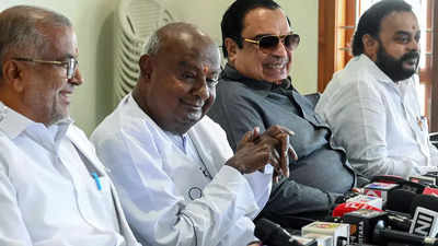 JD(S)-BJP alliance: Deve Gowda sacks rebel leader CM Ibrahim as party's Karnataka president; makes his son Kumaraswamy ad-hoc state chief