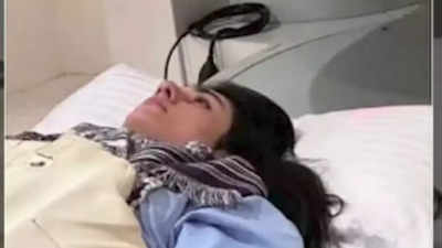 Pakistani actress Sarah Khan's health concerns emerge as a hospital picture goes viral