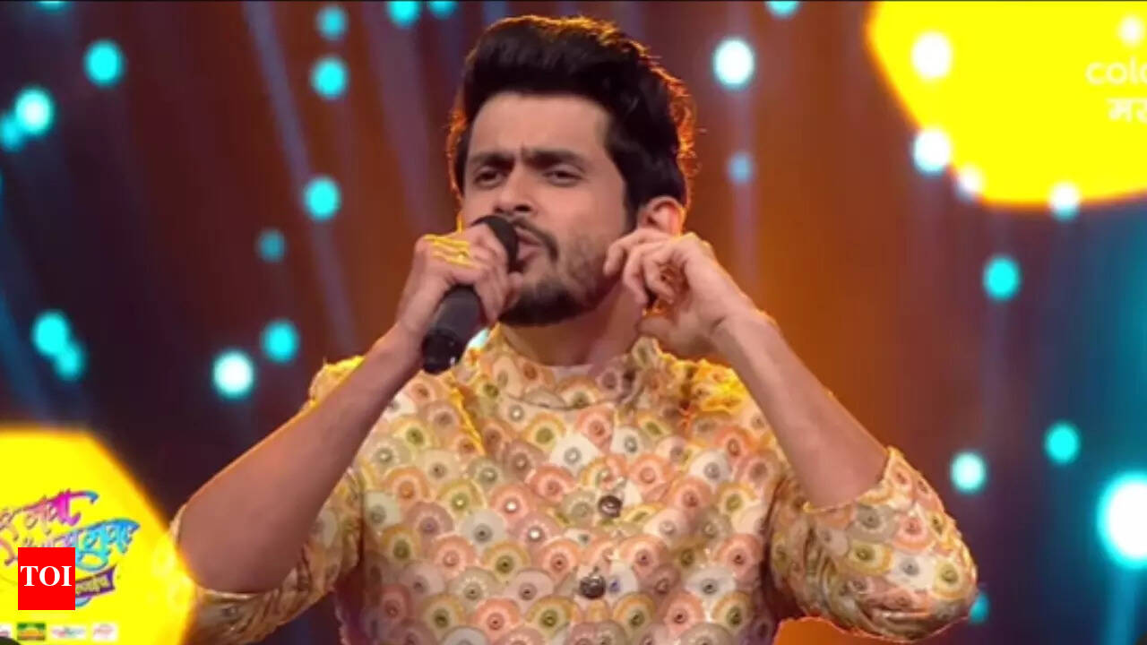 Sur Nava Dhyas Nava: Sameer Paranjape performs Durge Durghat Bhari, Niranjan Kulkarni praises, watch video - Times of India