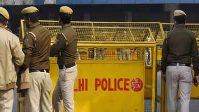 Policemen attacked during raid in southwest Delhi