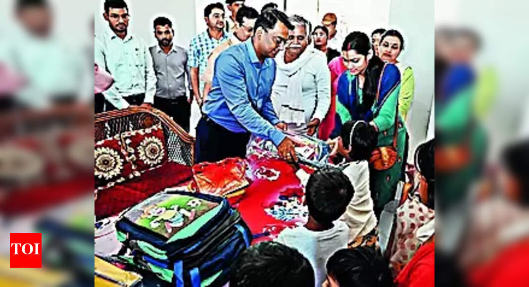 State Government After Appearing In Kbc, Dumka Social Worker To Get