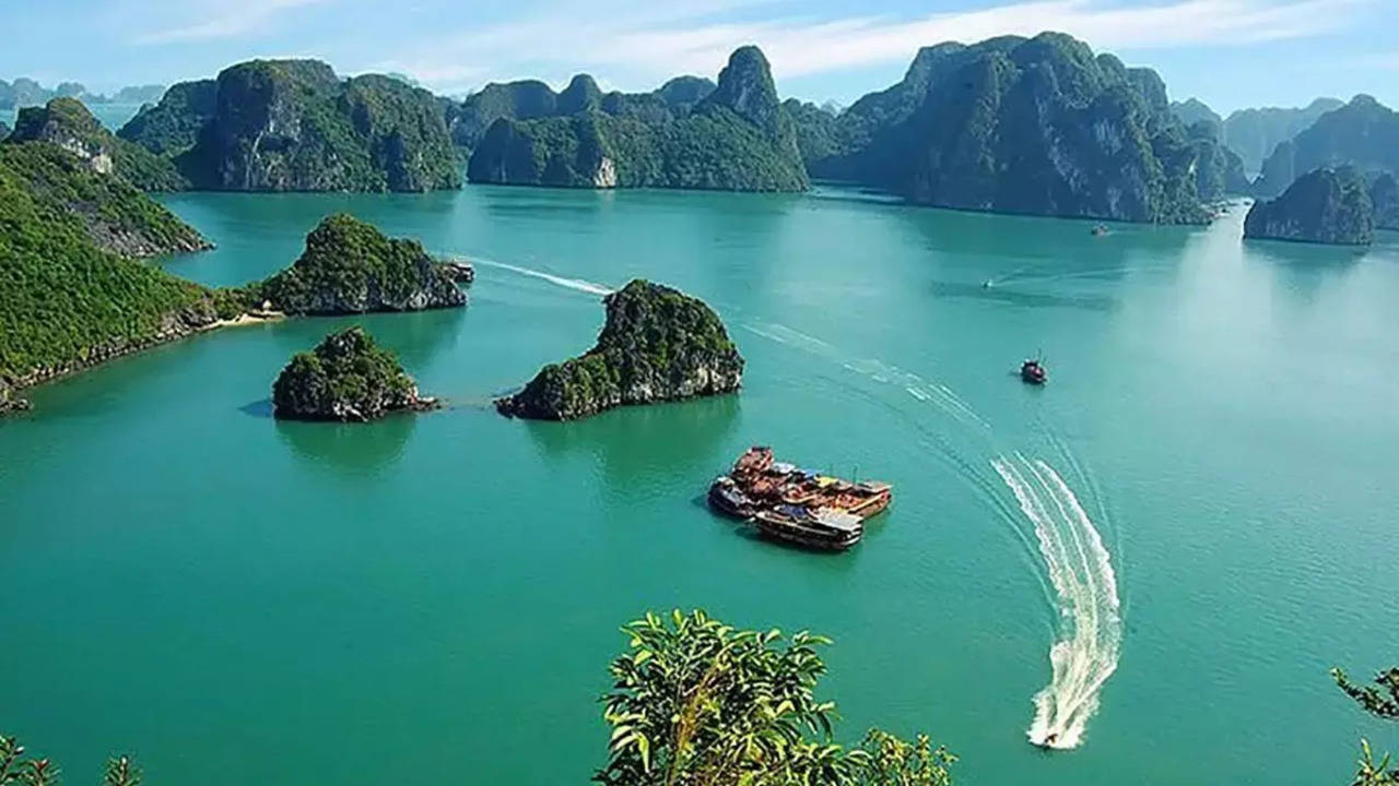 Halong meaning: The legend of a dragon's descent