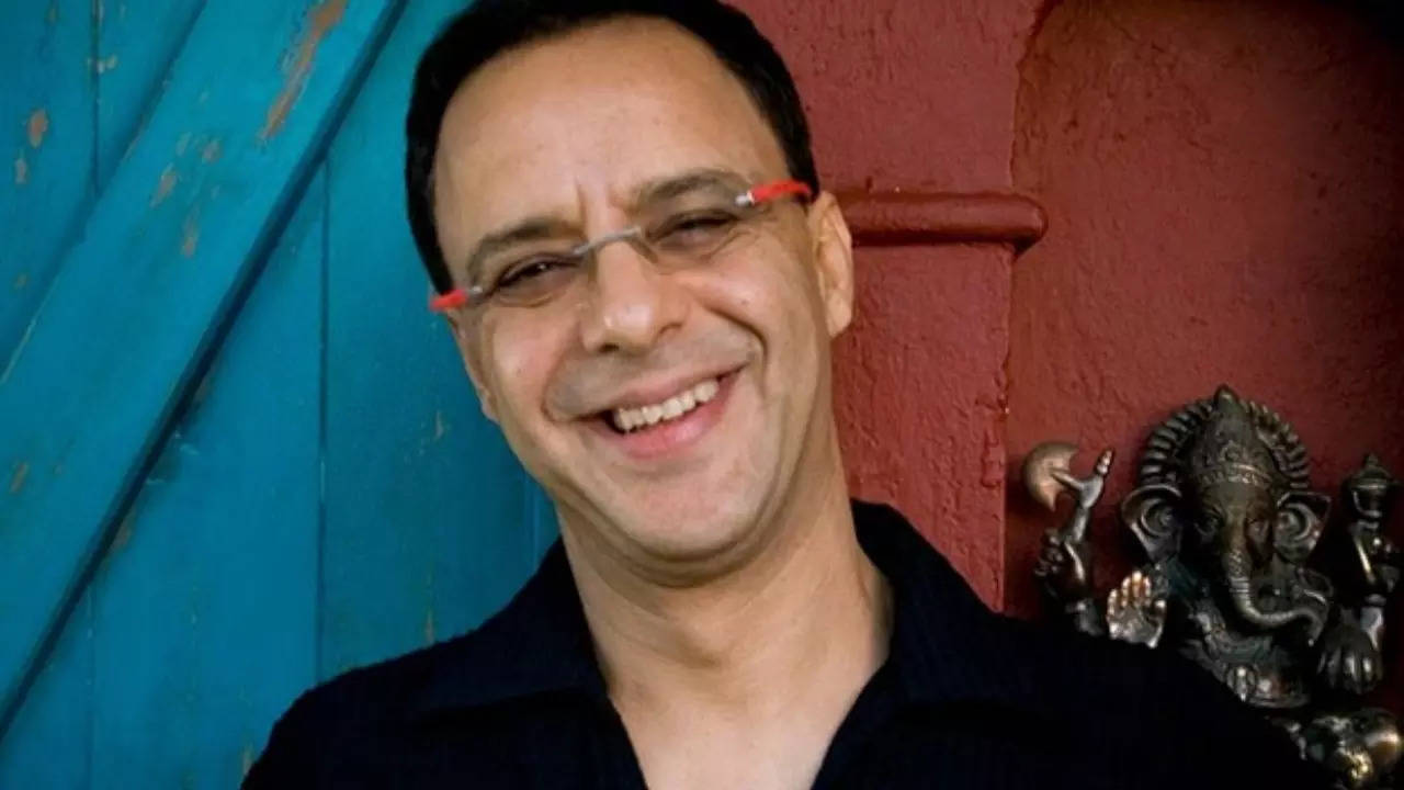 Vidhu Vinod Chopra's 45 years in films make for a compelling biopic | Hindi  Movie News - Times of India