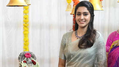 Tanya Ravichandran looked gorgeous at inauguration of Meena Bazaar at Wings Convention Centre in Chennai