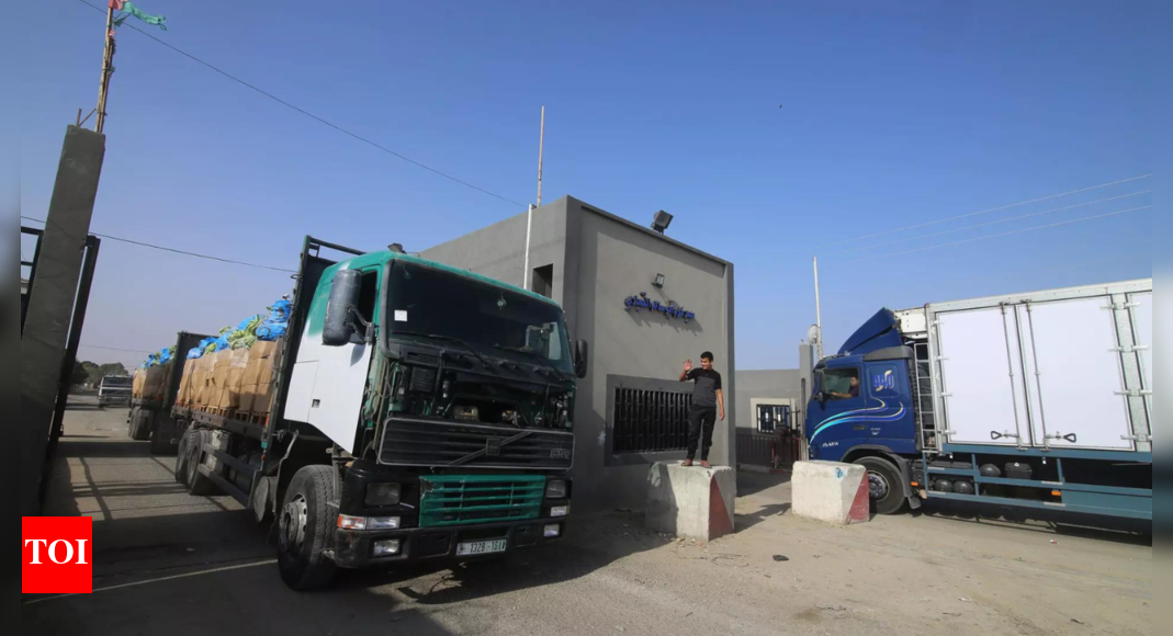 First of 20 aid trucks enter besieged Gaza from Egypt