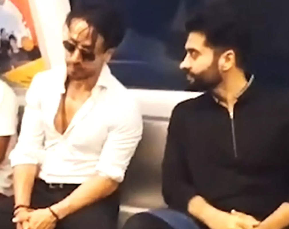 
Tiger Shroff and Jackky Bhagnani take Mumbai metro, visuals go viral on internet
