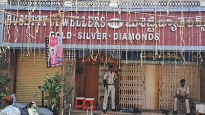 Shutter down! Over 1,000 jewellery shops shut in AP town after I-T raids