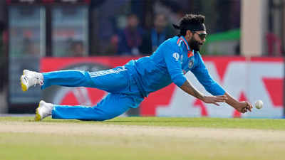 Ravindra Jadeja drops a simple catch in World Cup match against New Zealand  | Cricket News - Times of India