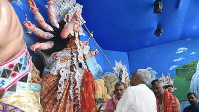 Puja goes hand in hand with politics for politicians in Bihar