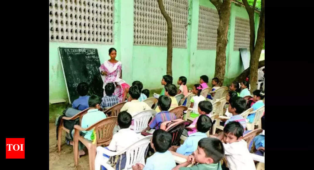 Upper Age Limit Raised In Tn For Recruiting Govt School Teachers Upper Age Limit Raised In Tn For Recruiting Govt School Teachers