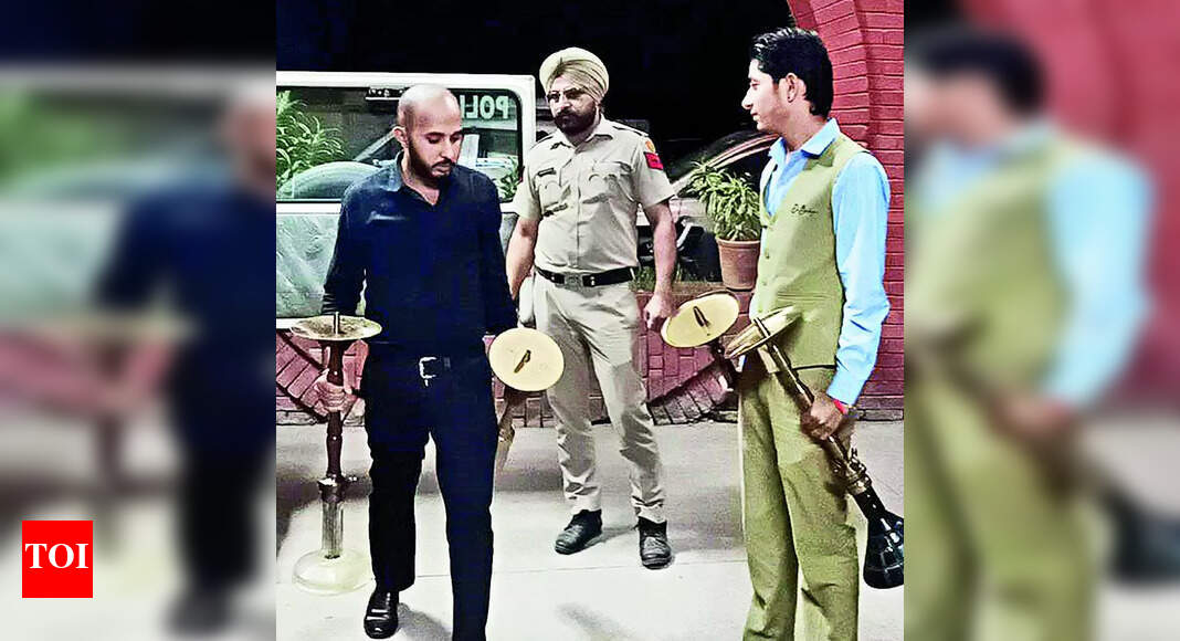 Extinction Event 29 Firs For Serving Hookah So Far Cops Chandigarh