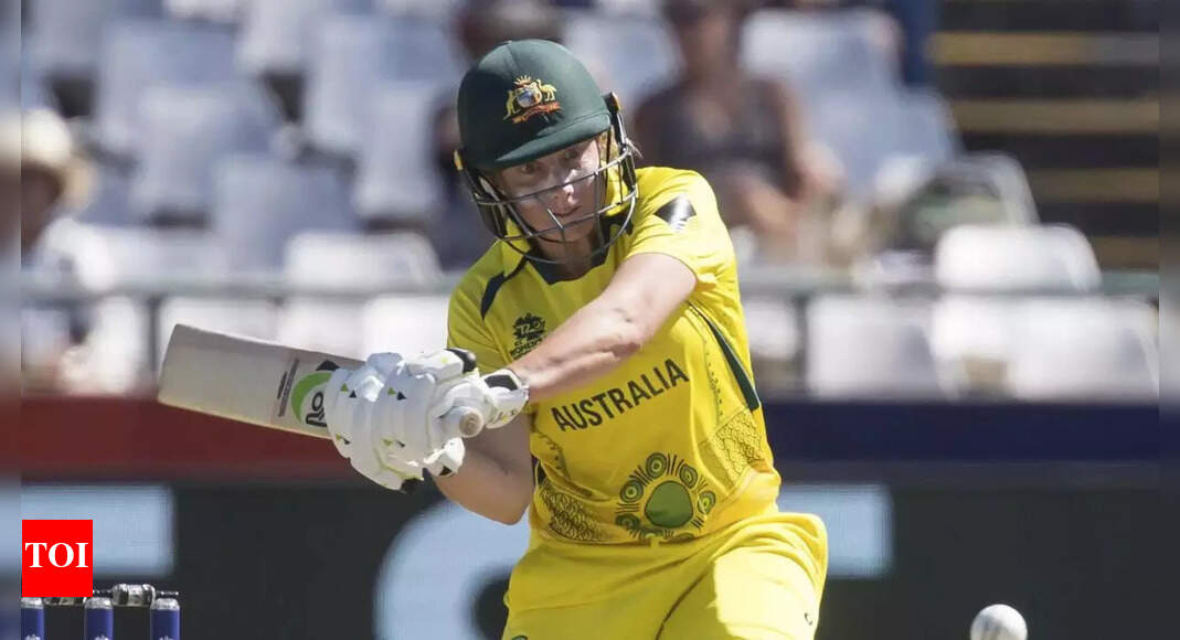 Australia’s Alyssa Healy suffers ‘gory’ finger injury in home dog fight | Cricket News