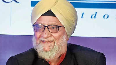 Angad Bedi's father Bishan Singh Bedi passes away at 77