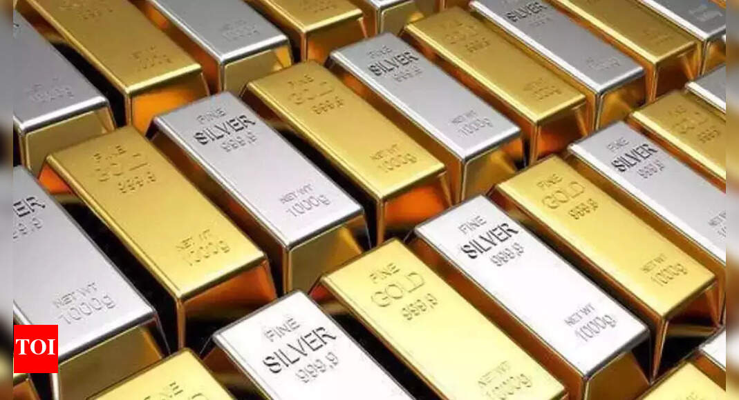 Gold declines Rs 250 per 10 grams; silver dives Rs 250 – Times of India
