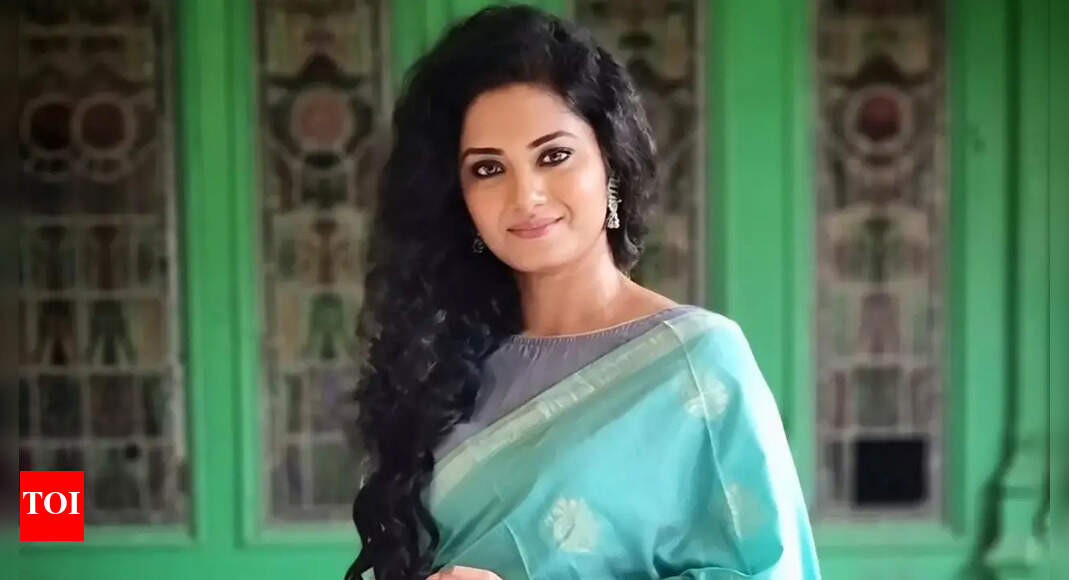 Singing is not a stable career option: Anwesshaa