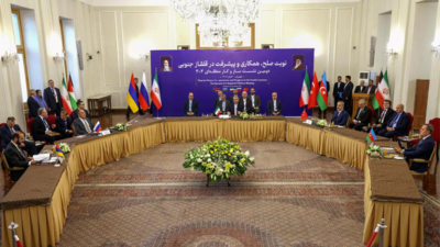Iran hosts Armenia-Azerbaijan talks, says they offer chance of South Caucasus peace
