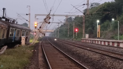 Four empty coaches of EMU derail near Chennai