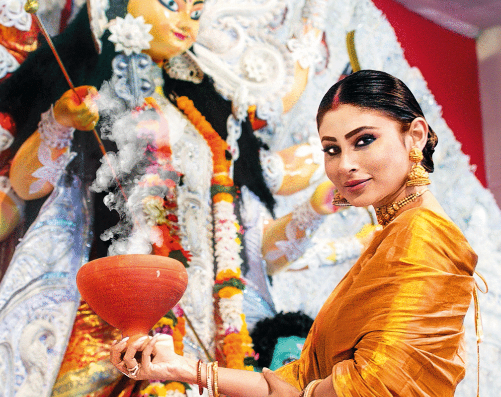 
Mouni Roy visits Durga Puja pandal; shares memories
