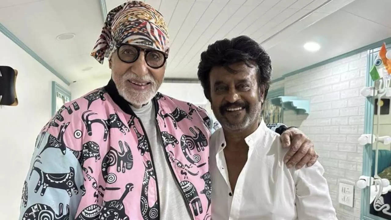 Amitabh Bachchan calls Rajinikanth gracious I cannot compare