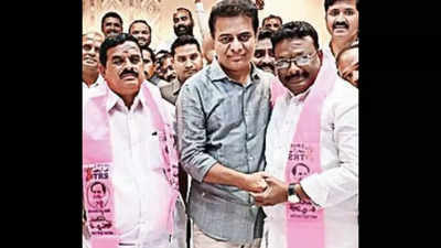 Telangana: BRS chief plans 'ghar wapsi' for prodigals ahead of elections