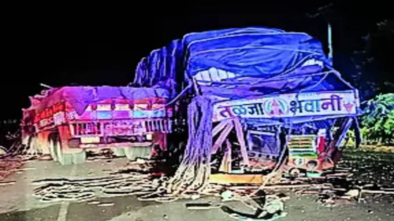 Trucks Collide At Mall, 2 Drivers Die