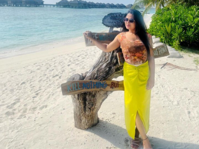 Kayal actress Ishwarya Ravichandran enjoys a vacation with friends in Maldives
