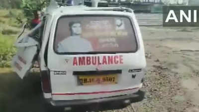9 killed, 27 injured in separate road accidents in Maharashtra's Beed