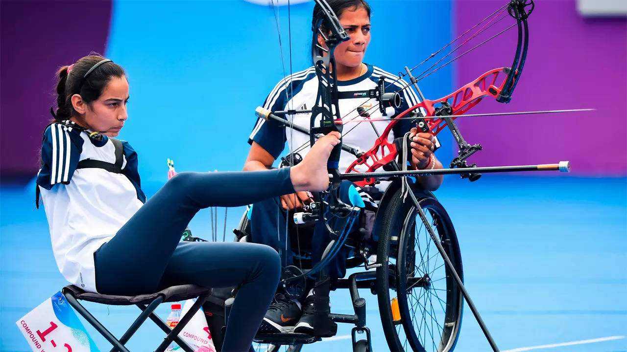 Asian Para Games: Armless archer Sheetal becomes first Indian woman to win  two gold in single edition, country's tally touches record 99 | Asian Games  2023 News - Times of India