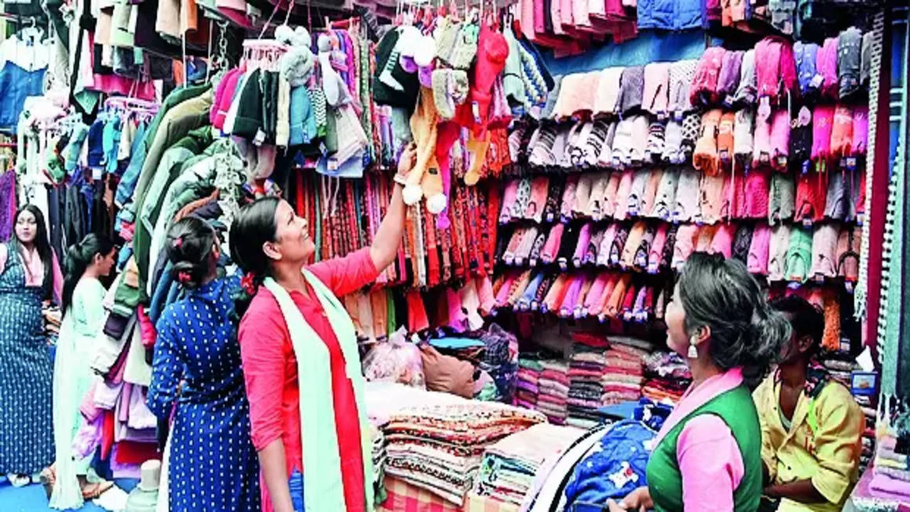 Tibetan Market In Delhi,सरोजिनी और जनपथ में नहीं दिल्ली की इन तिब्बती  मार्केट में मिलता है सबसे सस्ता सामान, शायद ही कभी सुने होंगे ये बाजार - tibetan  market ...