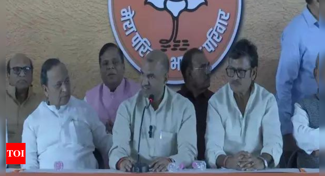 Health Care: Several Rajasthan Congress leaders, including former MLAs, join BJP | India News