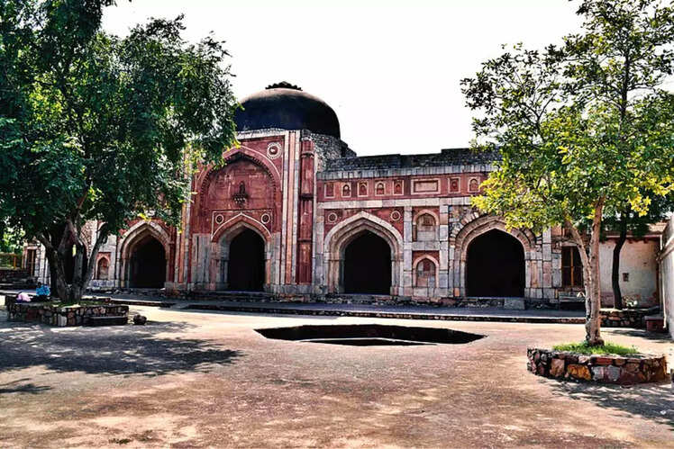 Jamali Kamali Mosque