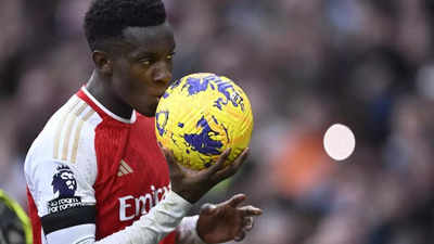 Eddie Nketiah nets first Premier League hat-trick as Arsenal soar past Sheffield United 5-0