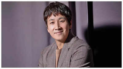 Lee Sun Kyun undergoes initial drug test, submits mobile for investigation: Report