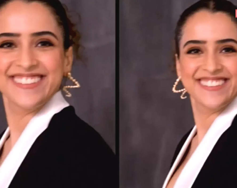 
Sanya Malhotra hops on ‘just looking like a wow’ trend, grooves to Yashraj Mukhate's new VIRAL song
