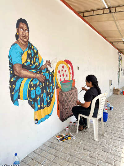 Manaveeyam Veedhi gets graffiti art by 13 women artistes